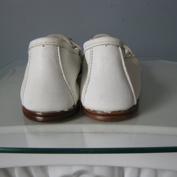 Vintage NOS White Leather Mocassins w Gold Studs Size 8 NWOB - Picture 5 of 6